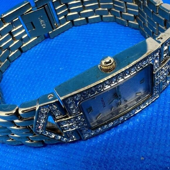Gold Tone Rectangular  Watch Vintage elc230 main image 2